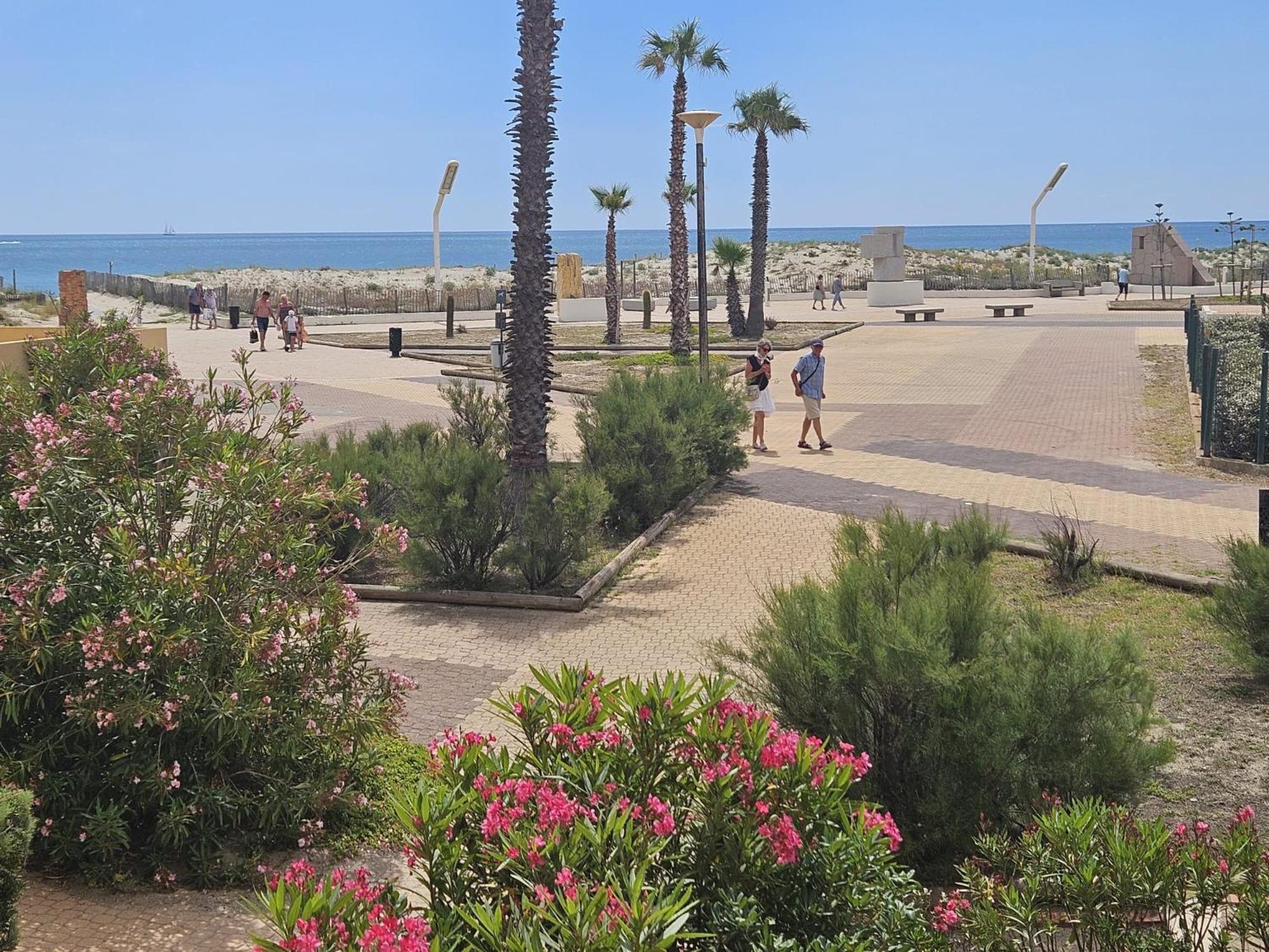 Appartement Front De Mer Le Barcares Bagian luar foto